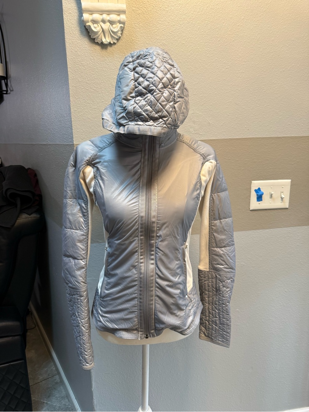 lululemon athletica Light Gray Quilted Hooded Puffer Jacket